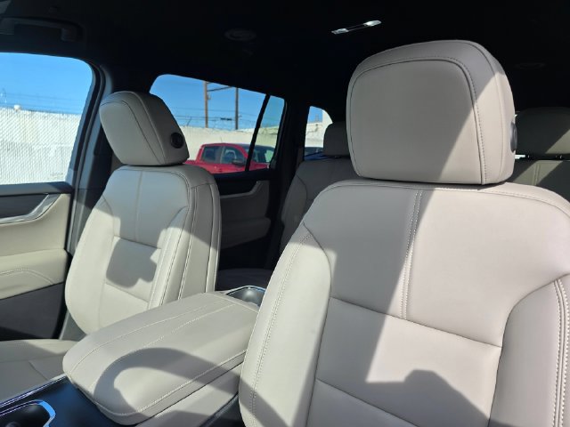 New 2027 GMC Acadia Elevation w/ Elevation Premium Package AWD/4WD image 24