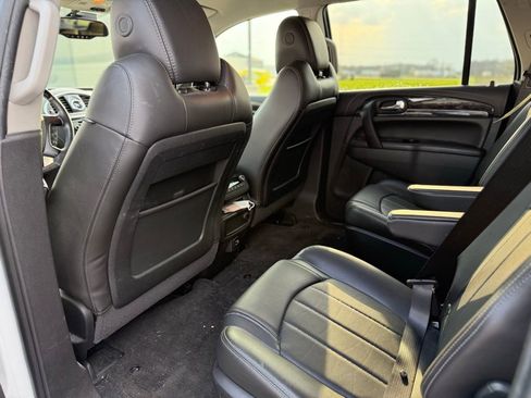 Used 2017 Buick Enclave Premium image 25