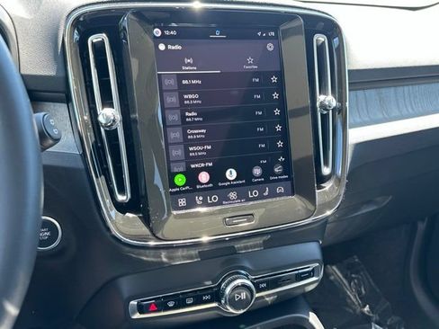 Certified 2026 Volvo XC40 B5 Plus AWD/4WD image 21