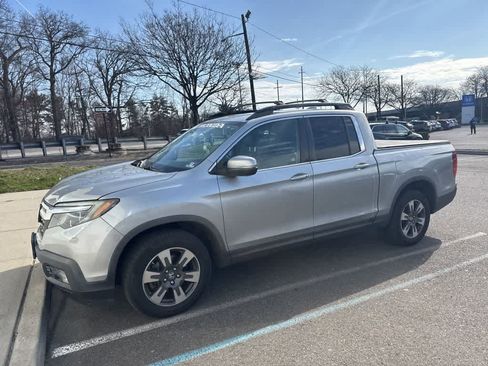 Used 2017 Honda Ridgeline RTL-T image 2