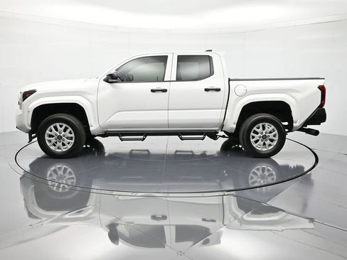 Used 2024 Toyota Tacoma SR image 9