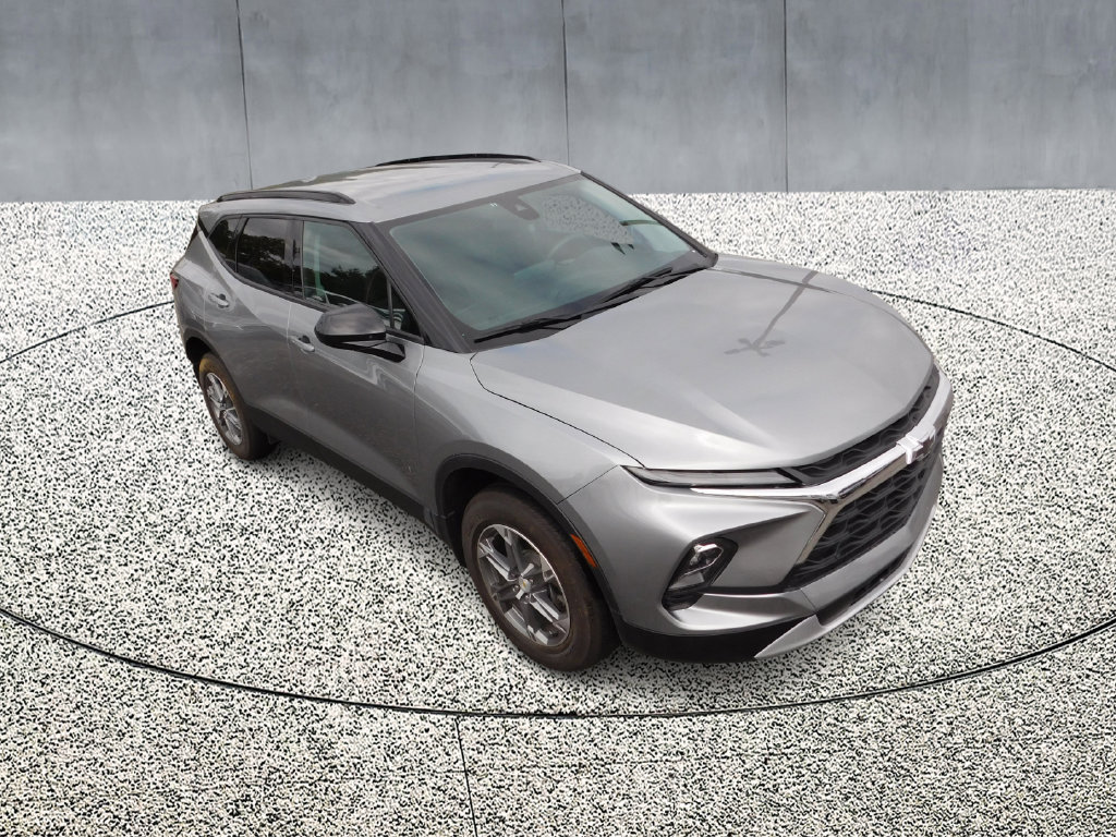 Used 2024 Chevrolet Blazer LT w/ Convenience Package FWD image 2