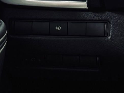 Used 2022 Nissan Rogue SV image 27