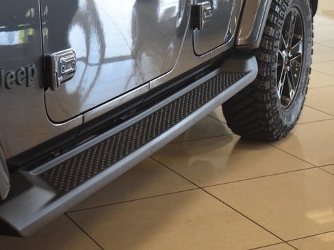 Used 2020 Jeep Wrangler Unlimited Sahara image 14