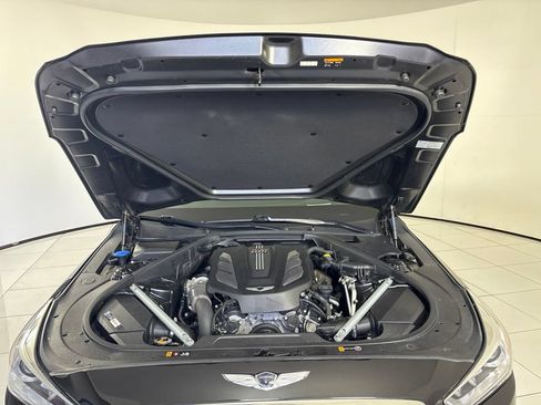 Used 2018 Genesis G90 3.3T Premium RWD image 11