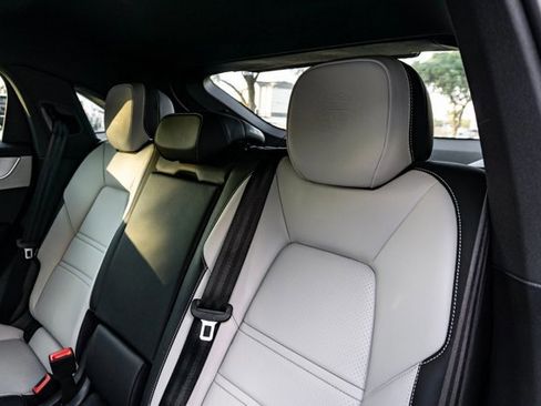 Used 2024 Porsche Cayenne S image 31