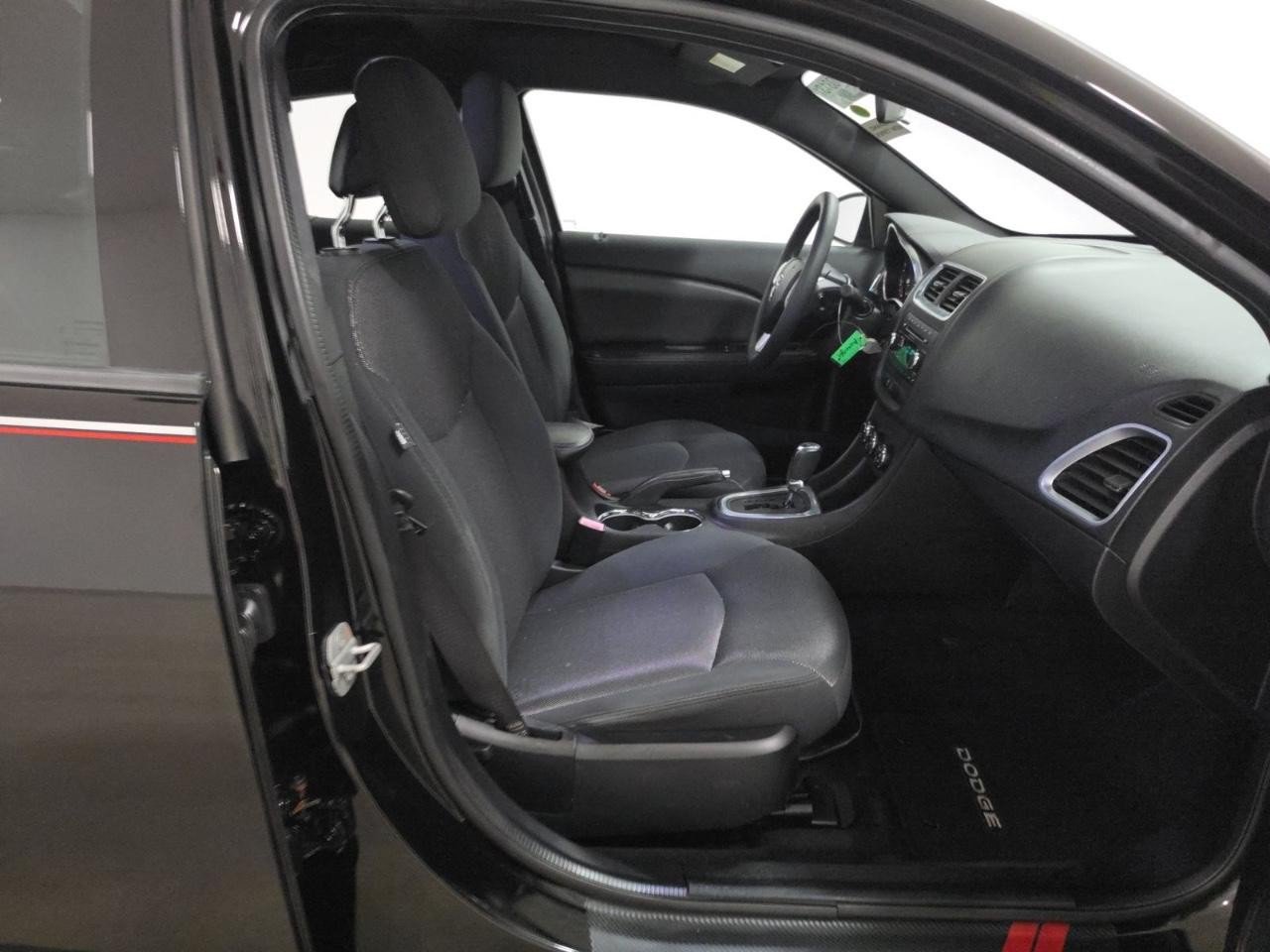 Used 2013 Dodge Avenger SXT FWD image 10