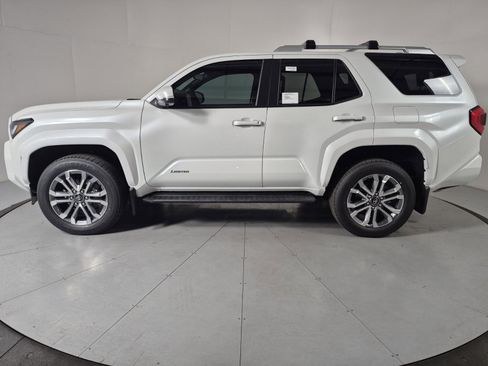 New 2026 Toyota 4Runner 4WD image 2