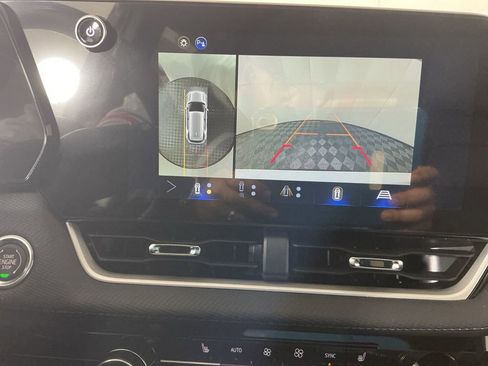 New 2026 Chevrolet Equinox LT w/ Convenience Package II AWD/4WD image 24