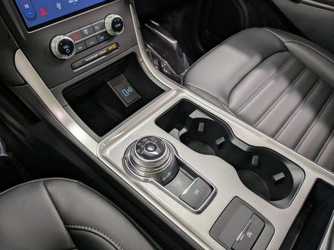 Used 2024 Ford Edge SEL w/ Convenience Package image 14