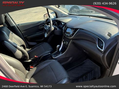 Used 2019 Chevrolet Trax LT w/ Driver Confidence Package image 18