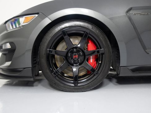 Used 2020 Ford Mustang Shelby GT350R w/ GT350R Equipment Group 920A RWD image 9