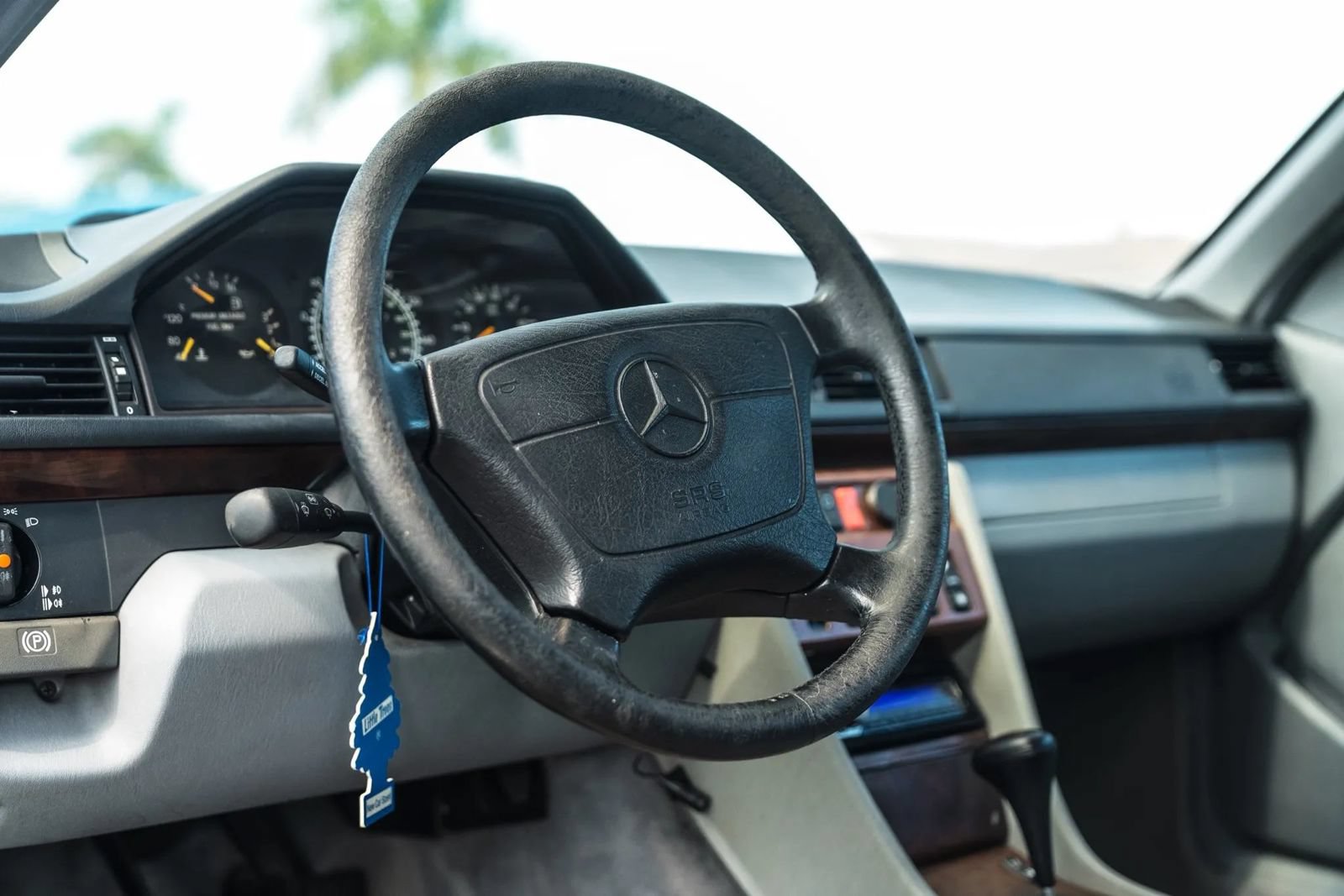Used 1995 Mercedes-Benz E 320 Convertible image 13