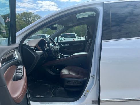 Used 2020 Buick Enclave Avenir w/ Avenir Technology Package AWD/4WD image 19