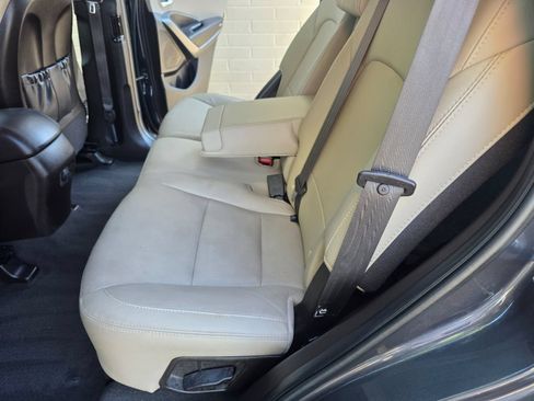 Used 2018 Hyundai Santa Fe Sport FWD image 14