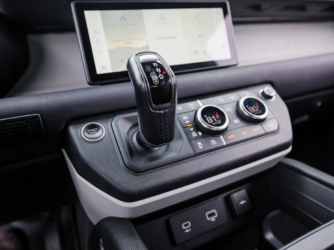 Used 2021 Land Rover Defender 90 X-Dynamic S image 20