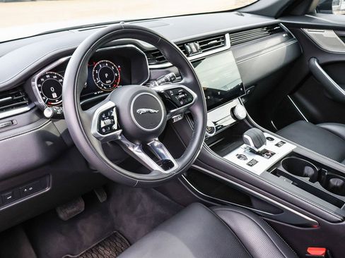 Used 2025 Jaguar F-PACE R-Dynamic S image 29