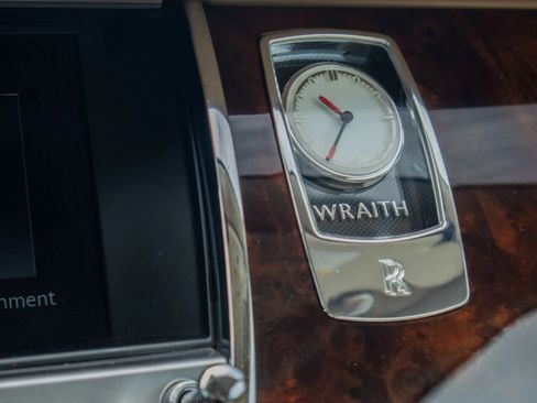 Used 2019 Rolls-Royce Wraith RWD image 49