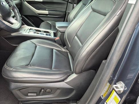Used 2023 Ford Explorer XLT w/ Equipment Group 202A RWD image 15