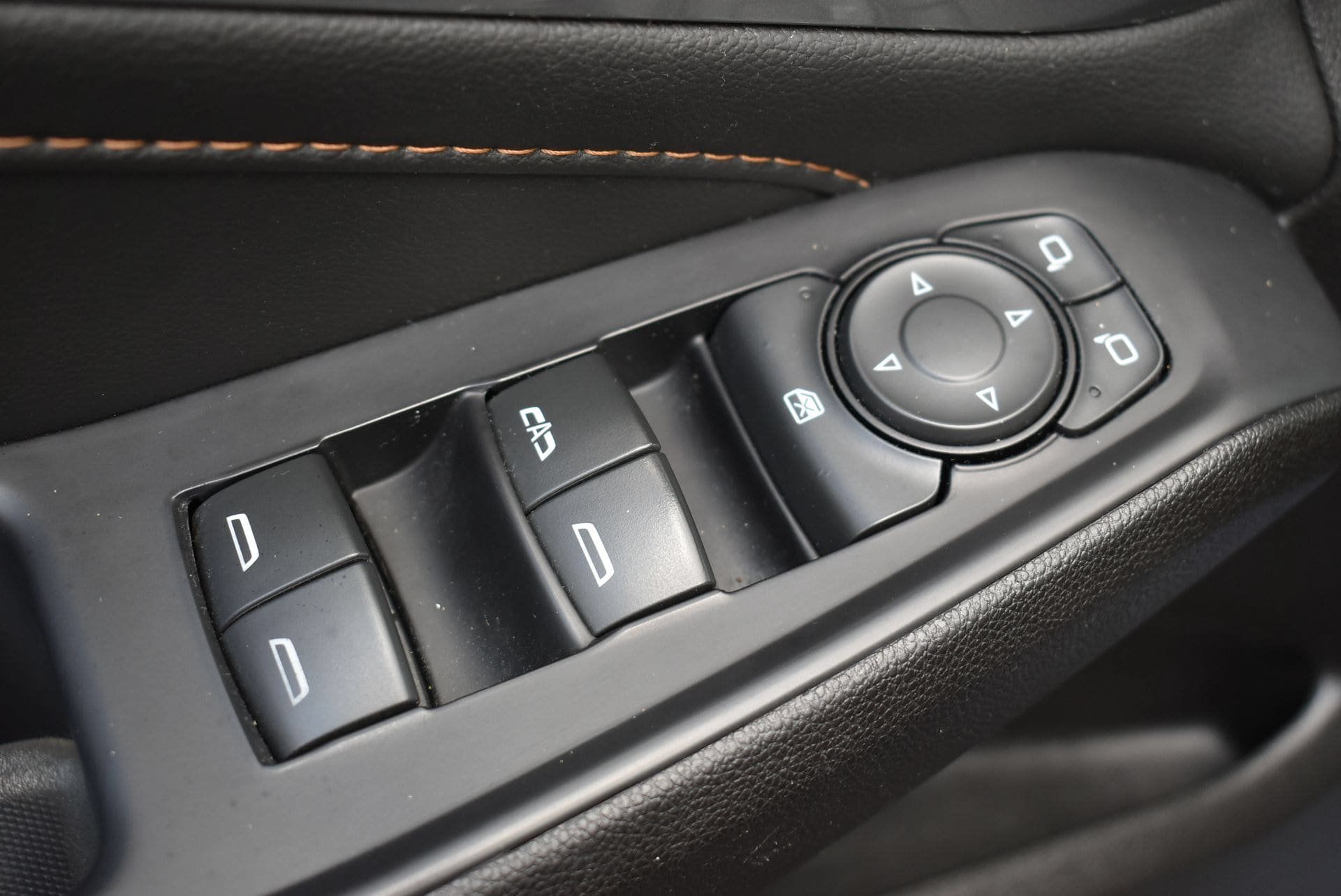 Used 2021 Chevrolet Traverse LT FWD image 13