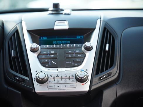 Used 2014 Chevrolet Equinox LS image 36