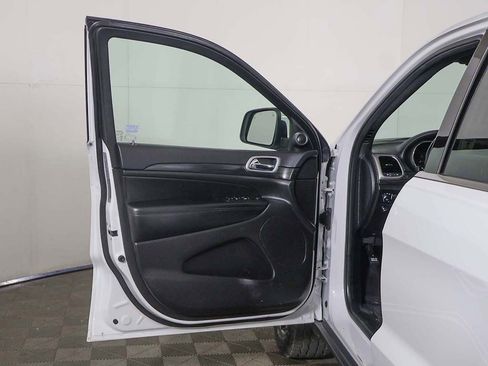 Used 2020 Jeep Grand Cherokee Laredo w/ Quick Order Package 2BN North AWD/4WD image 16