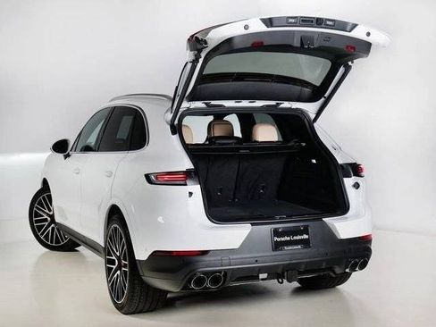 New 2026 Porsche Cayenne S AWD/4WD image 32