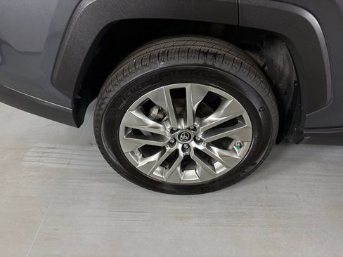 Used 2019 Toyota RAV4 XLE Premium image 11
