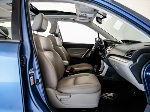 Used 2015 Subaru Forester 2.5i Touring AWD/4WD image 28