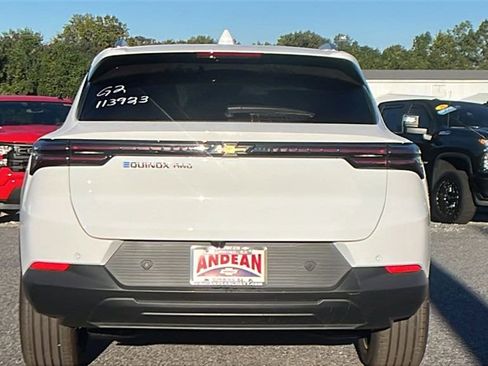 New 2026 Chevrolet Equinox EV LT image 8