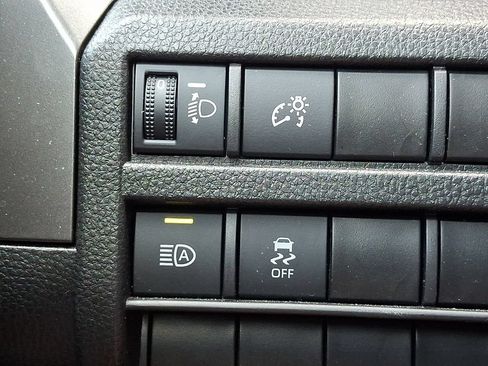 Certified 2024 Toyota Tacoma SR5 AWD/4WD image 22