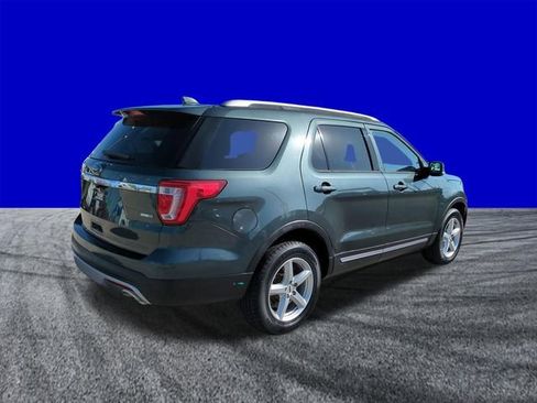 Used 2016 Ford Explorer XLT w/ Equipment Group 202A AWD/4WD image 4