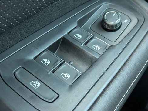 New 2026 Volkswagen Atlas Cross Sport SE FWD image 25