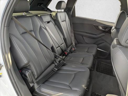 Used 2025 Audi Q7 3.0T Premium Plus image 21
