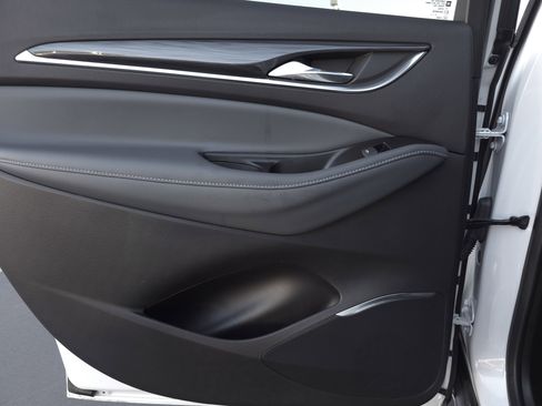 Used 2023 Buick Enclave Essence w/ Sport Touring Edition image 28