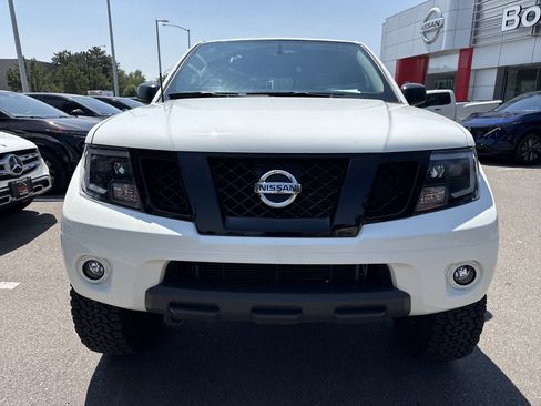 Used 2019 Nissan Frontier SV AWD/4WD image 3