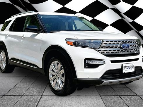 Certified 2020 Ford Explorer Limited AWD/4WD image 9