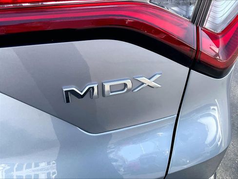 Used 2023 Acura MDX SH-AWD w/ Technology Package image 11