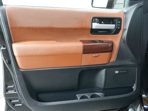 Used 2014 Toyota Sequoia Platinum AWD/4WD image 24