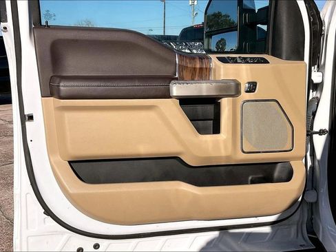 Used 2019 Ford F150 Lariat w/ Equipment Group 502A Luxury image 17