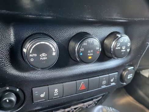 Used 2015 Jeep Wrangler Unlimited Rubicon w/ Connectivity Group image 22