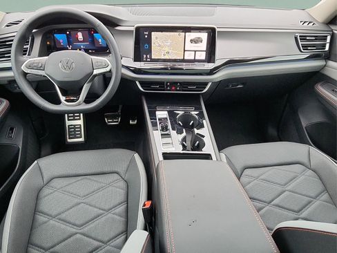 New 2024 Volkswagen Atlas Peak Edition SEL image 12