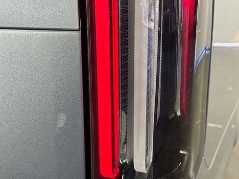 Used 2023 Cadillac Escalade Sport Platinum w/ LPO, ONYX Package image 34