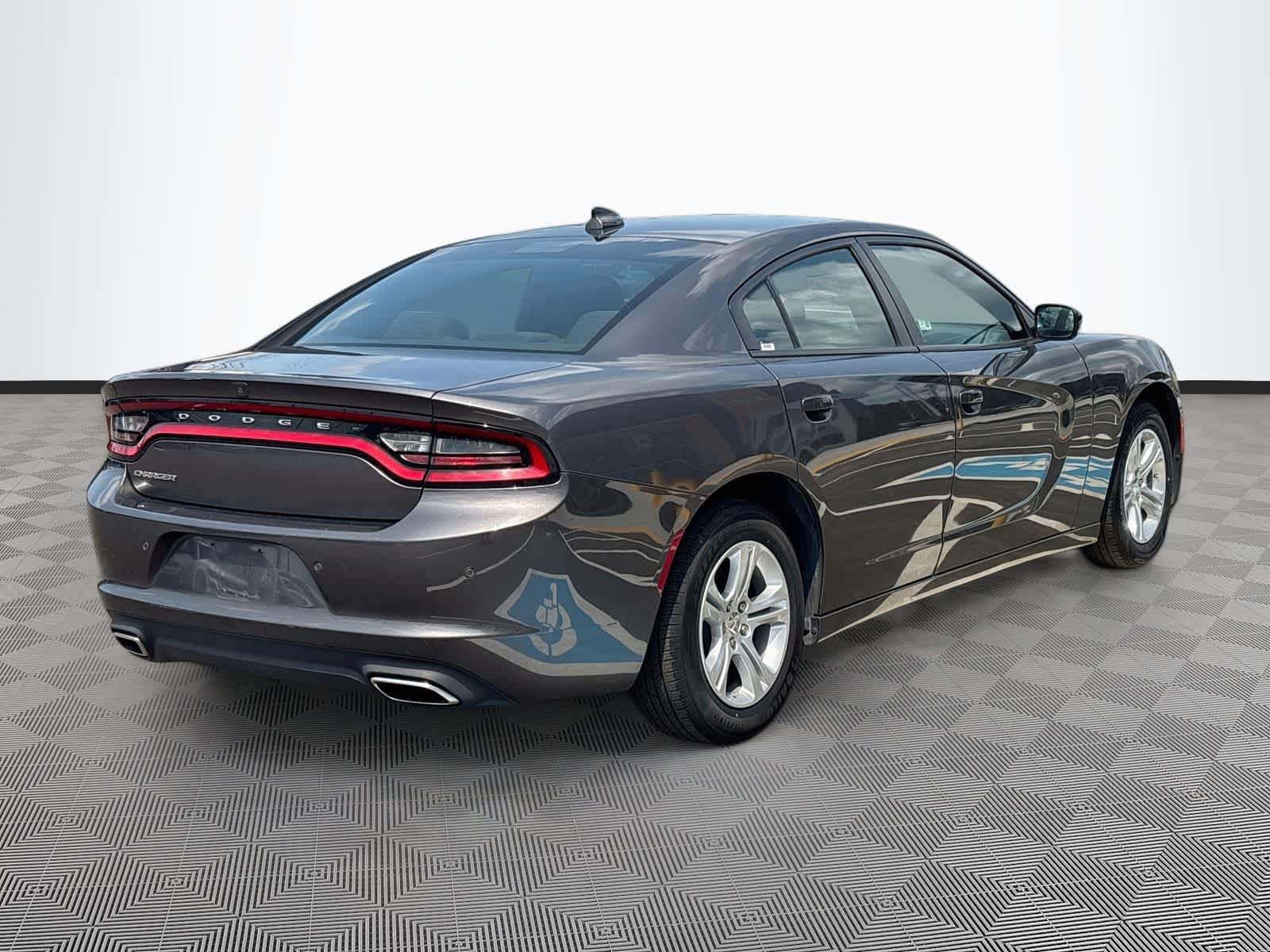 Used 2023 Dodge Charger SXT RWD image 5