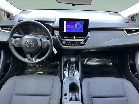 Used 2025 Toyota Corolla LE FWD image 10