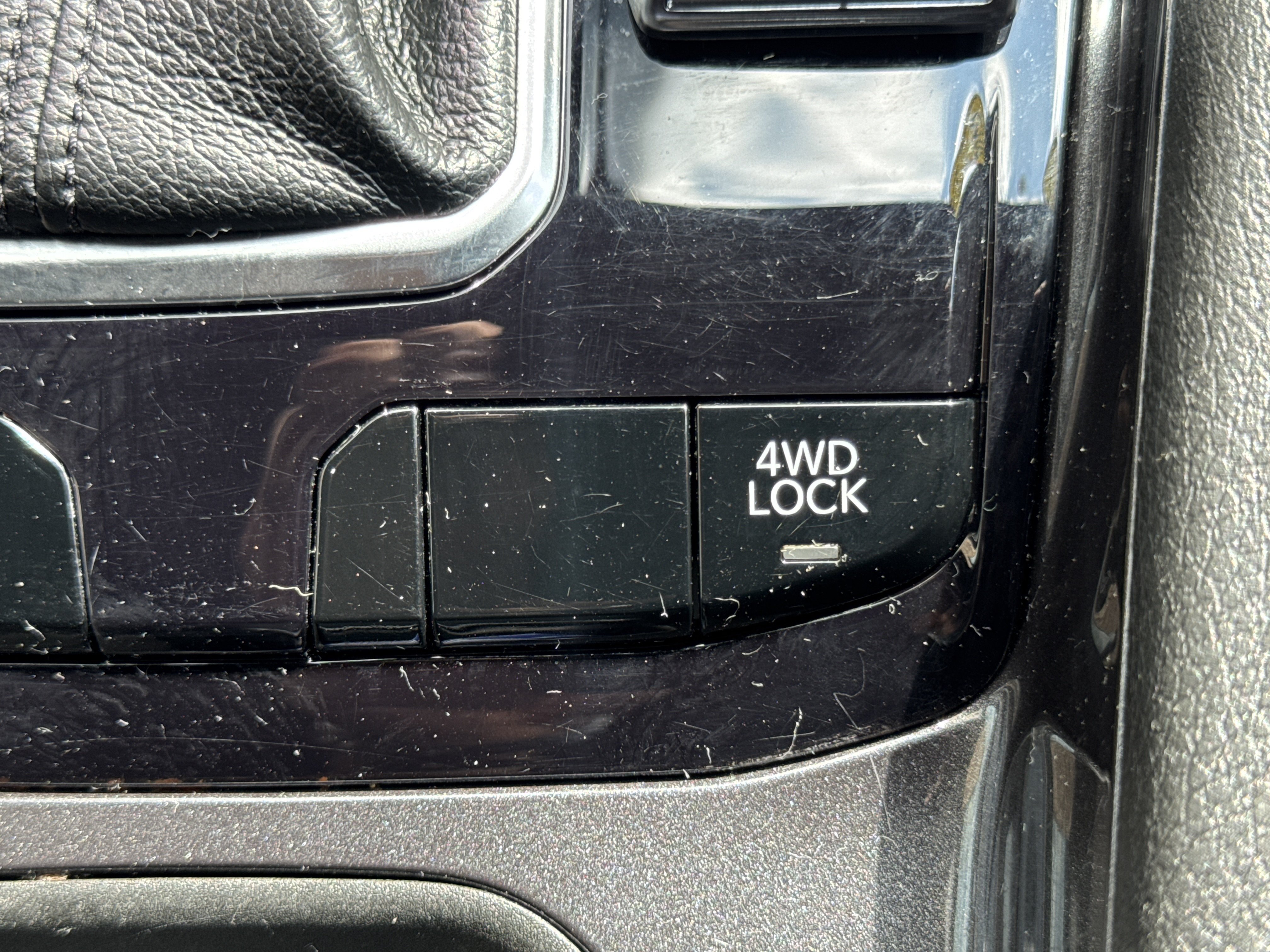 Used 2025 Jeep Compass Latitude AWD/4WD image 14
