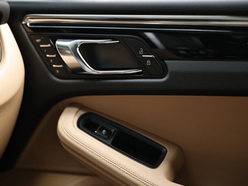 New 2026 Porsche Macan image 46