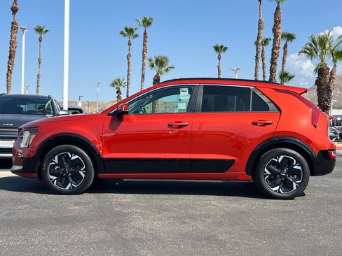 Certified 2023 Kia Niro Wave FWD image 6