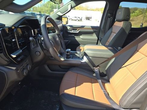 New 2026 Chevrolet Silverado 1500 High Country AWD/4WD image 4