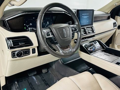 Used 2019 Lincoln Navigator Reserve w/ Cargo Package AWD/4WD image 11